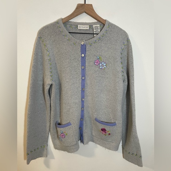 White Stag Embroidered Floral Soft Cozy Cardigan Sweater Gray Size Large - Picture 1 of 12